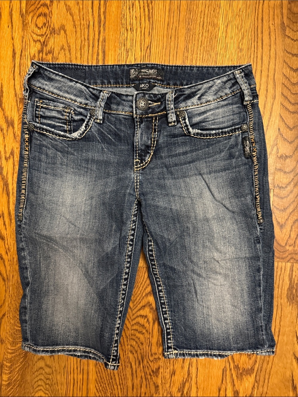 Silver Jeans Aiko Dark Blue Distressed Denim Mid Bermuda Shorts size 28